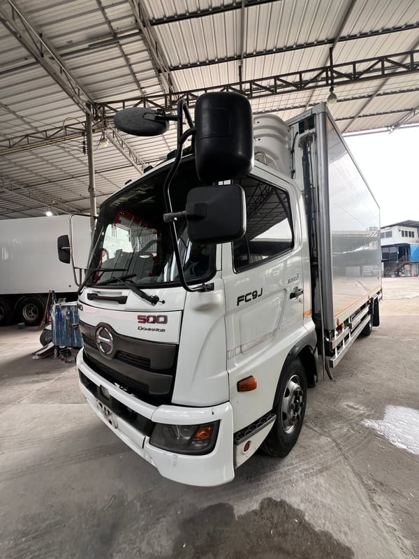 หกล้อห้องเย็น ฮีโน่มีเครื่องทำความหกล้อห้องเย็นมีเครื่องทำความเย็น