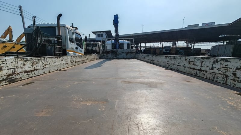 หกล้อเครน ISUZU FRR 210 ปี 60 สภาพสวย พร้อมใช้งานทันที! 🚛💨