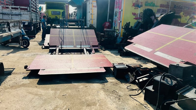 ลิฟท์ติดรถหกล้อและสิบล้อขนาด2ตันยี่ห้องzepro