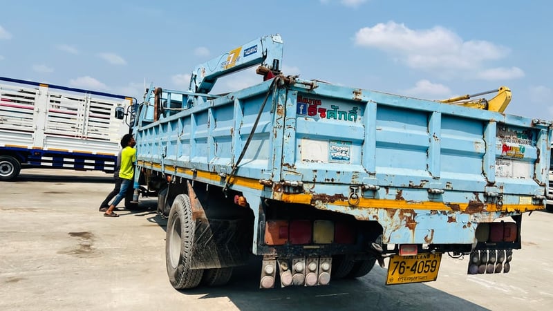 ขายหกล้อติดเครน3ปลอก2ชักทานาโน่ท้องv 5ตัน