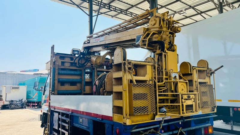 รถสว่านเจาะเสาไฟฟ้า ยี่ห้ออาชิ ขับเคลื่อน4ล้อ