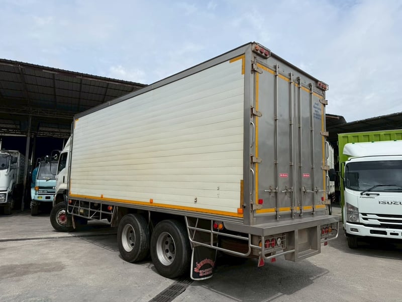 🚛❄️ ขายรถ 10 ล้อตู้เย็น ISUZU FVM240 แรง ปี 62 🚛❄️ ขายรถ 10 ล้อตู้เย็น ISUZU FVM240 แรง ปี 62