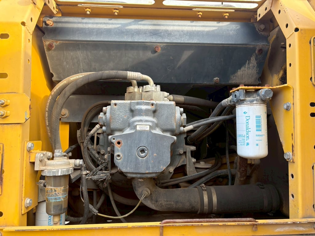 🚜 รถแบคโฮ KOMATSU PC200-7 (มีเล่มทะเบียน!) 🚜 รถแบคโฮ KOMATSU PC200-7 (มีเล่มทะเบียน!)