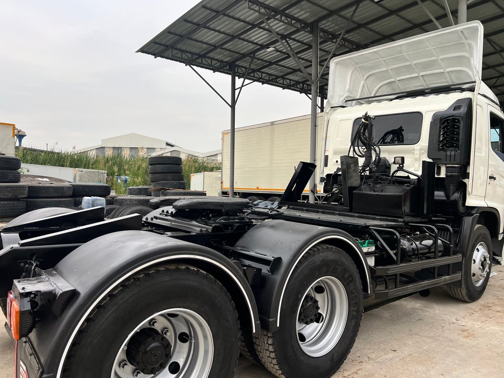 หัวลากฮีโน่344ปี58กะจกไฟฟ้าตัวสุดท้ายยางใหม่พร้อมใช้งาน หัวลากฮีโน่344ปี58กะจกไฟฟ้าตัวสุดท้ายยางใหม่พร้อมใช้งาน