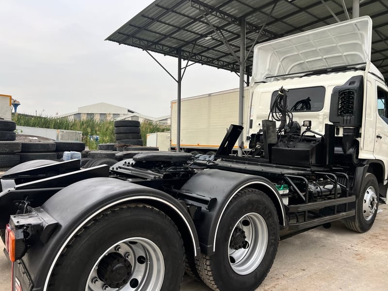 หัวลากฮีโน่344ปี58กะจกไฟฟ้าตัวสุดท้ายยางใหม่พร้อมใช้งาน หัวลากฮีโน่344ปี58กะจกไฟฟ้าตัวสุดท้ายยางใหม่พร้อมใช้งาน