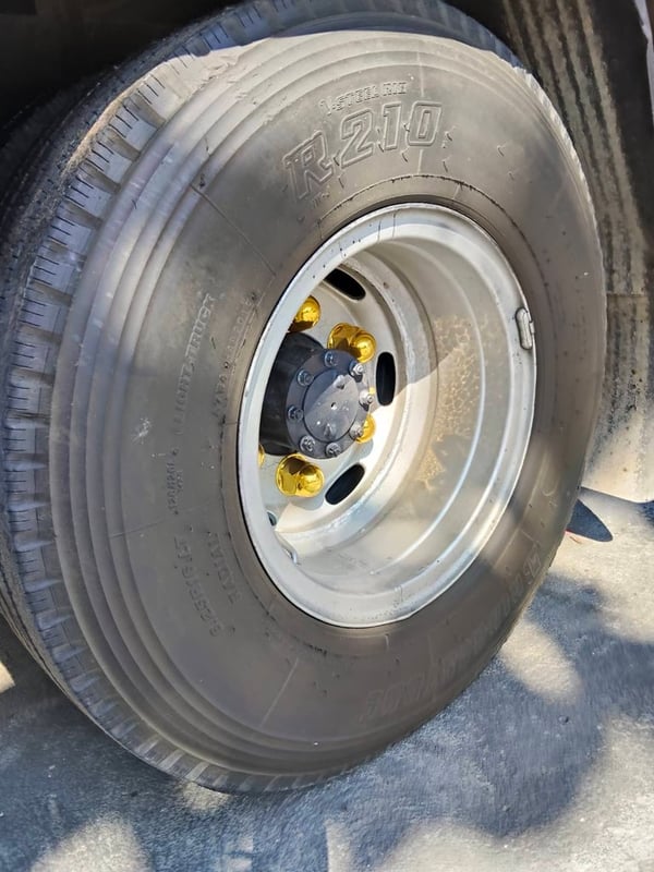 ISUZU NQR 175แรงม้า รถบรรทุก 6ล้อ กระบะเหล็กติดเครน ปี2014