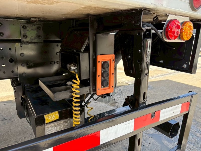 รถหกล้อฮีโน่วิคเตอร์ตู้เย็นทำความย็นตู้ไฟเบอร์เครื่องทพความเย็นเทอร์โมคิงส์