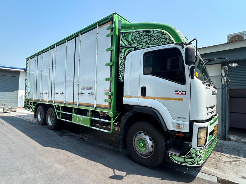 10 ล้อตู้ 10 บานอีซูซุ 240 ปีหกหนึ่งสภาพพร้อมใช้งานรถตู้10บาน 10 ล้อตู้ 10 บานอีซูซุ 240 ปีหกหนึ่งสภาพพร้อมใช้งานรถตู้10บาน