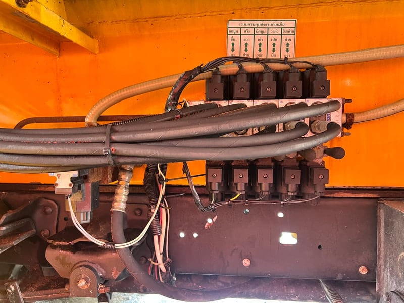 รถหกล้อดูดสิ่งปฎิกูลส้วมไขมันเครื่อง136แรง รถหกล้อดูดสิ่งปฎิกูลส้วมไขมันเครื่อง136แรง