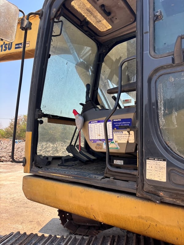 แมคโคร200-8n1โคมัสสึมีกล้องหลังสภาพเก่าเก็บ