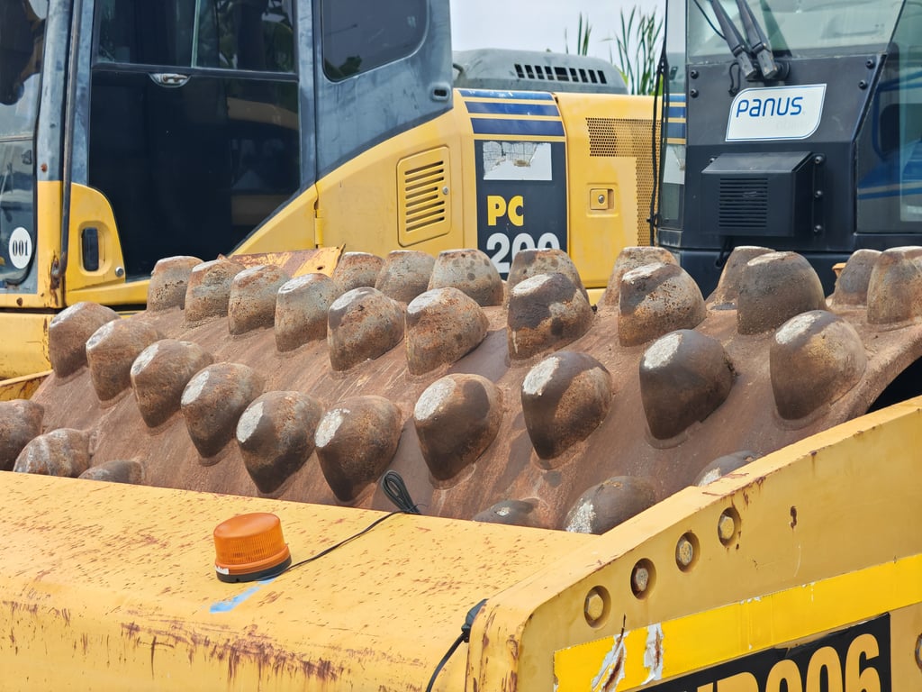 🚧 รถบดสั่นสะเทือน CAT CP76 ปี 2011 (NEW!) 🚧 รถบดสั่นสะเทือน CAT CP76 ปี 2011 (NEW!)