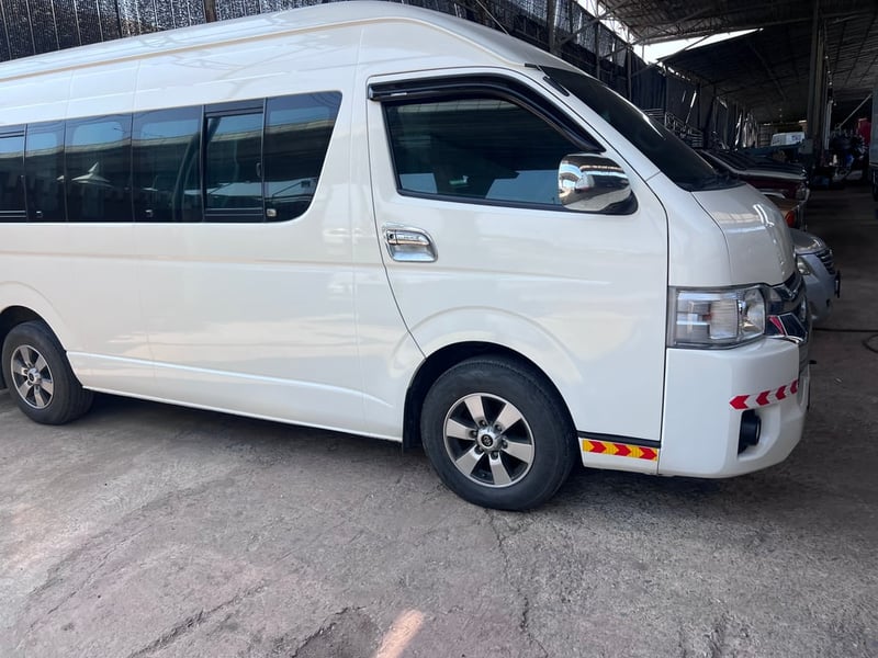 ขายรถตู้โตโยต้าคอมมูนิเตอร์