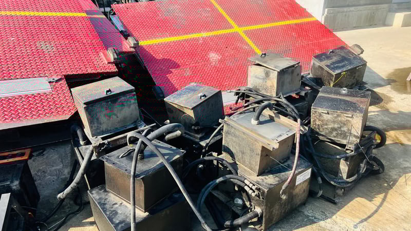 ลิฟท์ติดรถหกล้อและสิบล้อขนาด2ตันยี่ห้องzepro