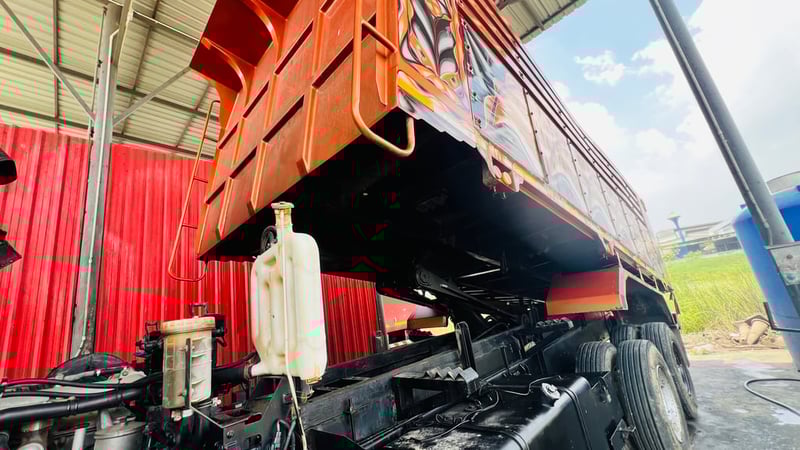 10ล้อดั้มอีซูซุ360ปี57มือเดียวป้ายแดงสภาพเดิมๆไมล์น้อย