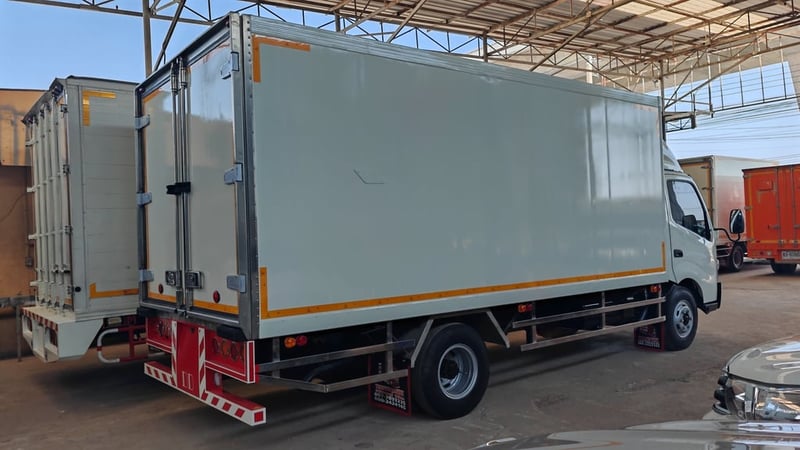 ❄️ [ขาย] 6 ล้อตู้เย็น HINO XZU 150 แรง ปี 59 สภาพนางฟ้า แอร์ Carrier เย็นเจี๊ยบ! 💨