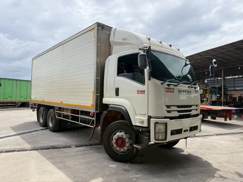 🚛❄️ ขายรถ 10 ล้อตู้เย็น ISUZU FVM240 แรง ปี 62 🚛❄️ ขายรถ 10 ล้อตู้เย็น ISUZU FVM240 แรง ปี 62