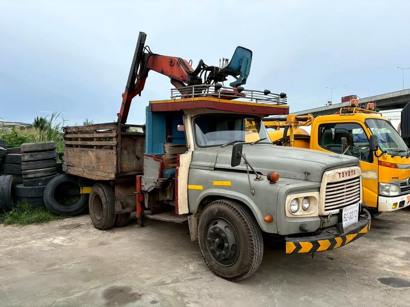 ขายรถหกล้อเฮี้ยบขยุ้ม TOYOTA ปี 08  เครื่อง 6BB1 145 แรงม้า
