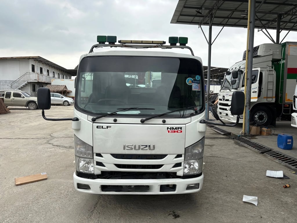 หกล้อรถยกอีซูซุNMR130ปี64ไมล์น้อยสภาพดี รถใช้ในสนามบิน หกล้อรถยกอีซูซุNMR130ปี64ไมล์น้อยสภาพดี รถใช้ในสนามบิน