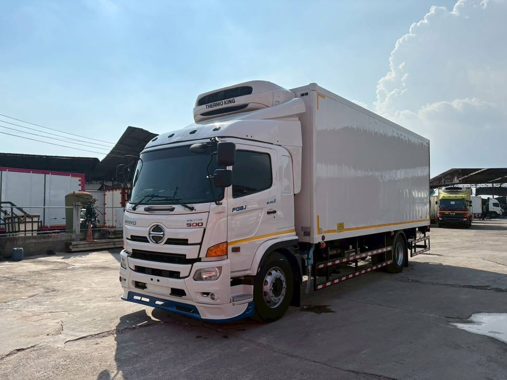 รถหกล้อฮีโน่วิคเตอร์ตู้เย็นทำความย็นตู้ไฟเบอร์เครื่องทพความเย็นเทอร์โมคิงส์