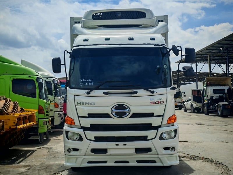 10ล้อฮีโน่วิคเตอร์ตู้เย็นแอร์ เทอร์โมคิงT1200R ยาว 7.8 ม. และ 9.6 ม. พร้อมลิฟท์ท้าย