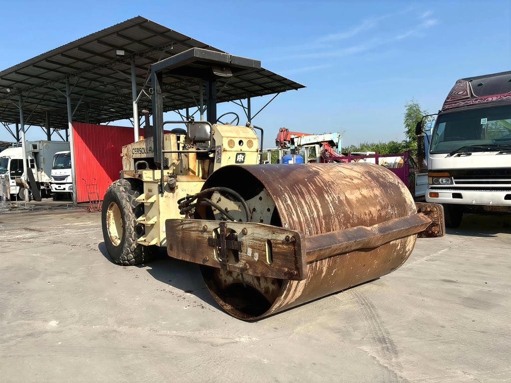 🚧 รถบด INGER SOLL RAND SD100D พร้อมลุยงานก่อสร้าง! 🚧 รถบด INGER SOLL RAND SD100D พร้อมลุยงานก่อสร้าง!