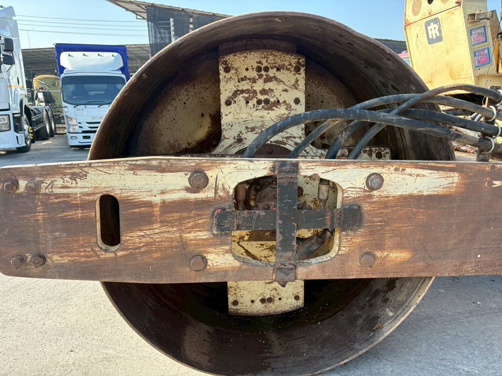 🚧 รถบด INGER SOLL RAND SD100D พร้อมลุยงานก่อสร้าง! 🚧 รถบด INGER SOLL RAND SD100D พร้อมลุยงานก่อสร้าง!