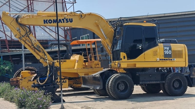 แมคโครล้อยางPW160-7EOพร้อมใช้เล่มทะเบียนแอร?เย็น