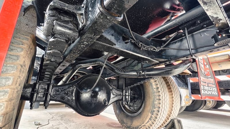 หกล้อหัวยาวรถน้ำเครื่อง 160 แรงม้า ระบบเบรกกิฟฟี่พร้อมระบบสเปรย์น้ำ ระบบเบรกกิฟฟี่พร้อมระบบสเปรย์น้ำ