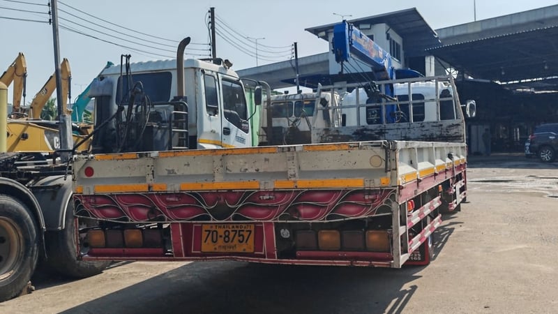 หกล้อเครน ISUZU FRR 210 ปี 60 สภาพสวย พร้อมใช้งานทันที! 🚛💨