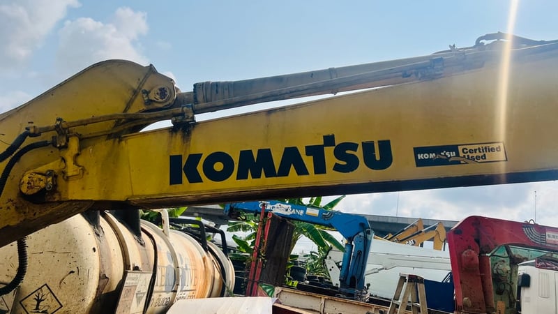 แมคโคร200-8n1โคมัสสึมีกล้องหลังสภาพเก่าเก็บ