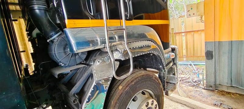 หกล้ออีซูซุFTR240ตู้ปีกนกไฮโดริคติดลิฟท้ายต่ออู่ซุ่นชัย หกล้ออีซูซุFTR240ตู้ปีกนกไฮโดริคติดลิฟท้ายต่ออู่ซุ่นชัย