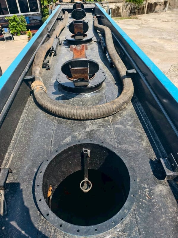 ISUZU FVZ 240แรงม้า รถบรรทุก 10ล้อ บรรทุกน้ำ ปี1995 เลขไมล์ 430,000 กม.