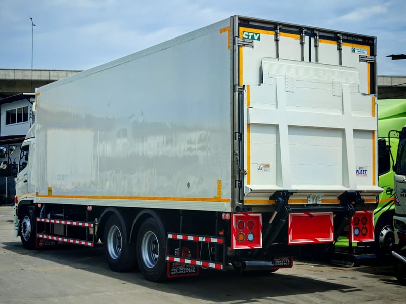 10ล้อฮีโน่วิคเตอร์ตู้เย็นแอร์ เทอร์โมคิงT1200R ยาว 7.8 ม. และ 9.6 ม. พร้อมลิฟท์ท้าย