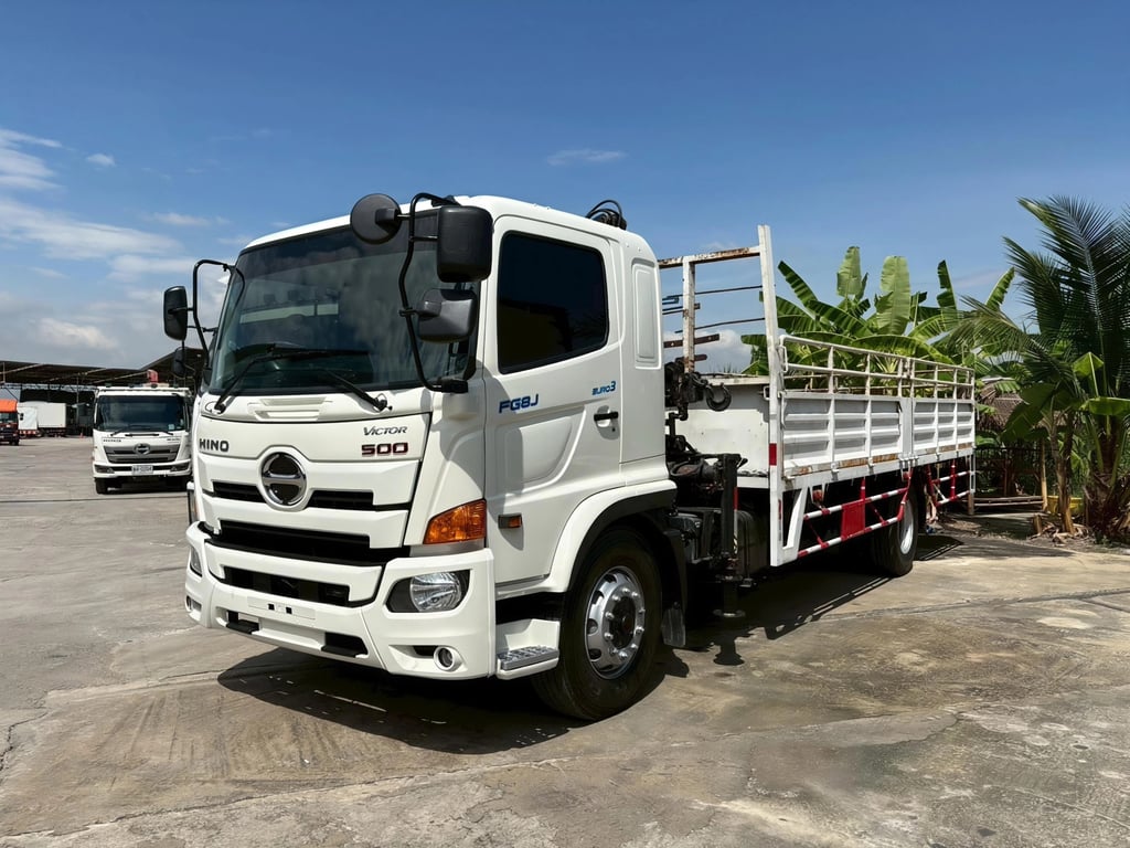 6ล้อเครนพับ 3 ตัน HINO VICTOR 240 แรง ปี62 6ล้อเครนพับ 3 ตัน HINO VICTOR 240 แรง ปี62
