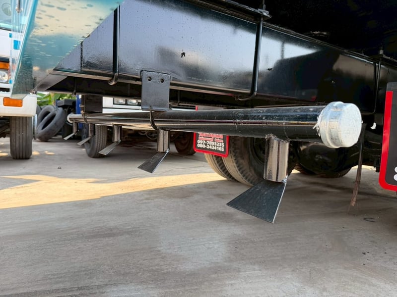 ISUZU FVZ 240แรงม้า รถบรรทุก 10ล้อ บรรทุกน้ำ ปี1995 เลขไมล์ 430,000 กม.