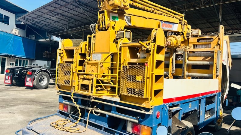 รถสว่านเจาะเสาไฟฟ้า ยี่ห้ออาชิ ขับเคลื่อน4ล้อ