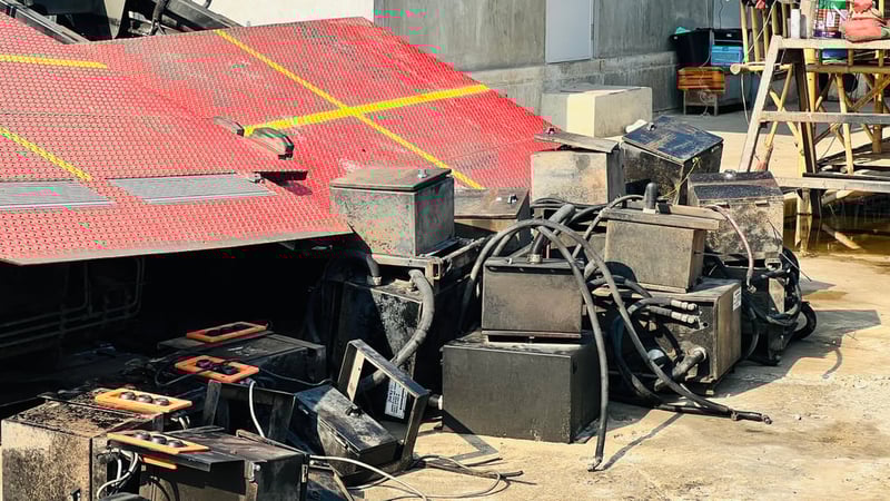 ลิฟท์ติดรถหกล้อและสิบล้อขนาด2ตันยี่ห้องzepro