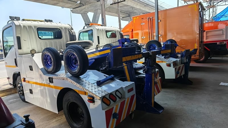 รถยก 6 ล้อ ISUZU NMR 130 ปี 64 ออปชั่นล้น พร้อมลุยงานลากจูง