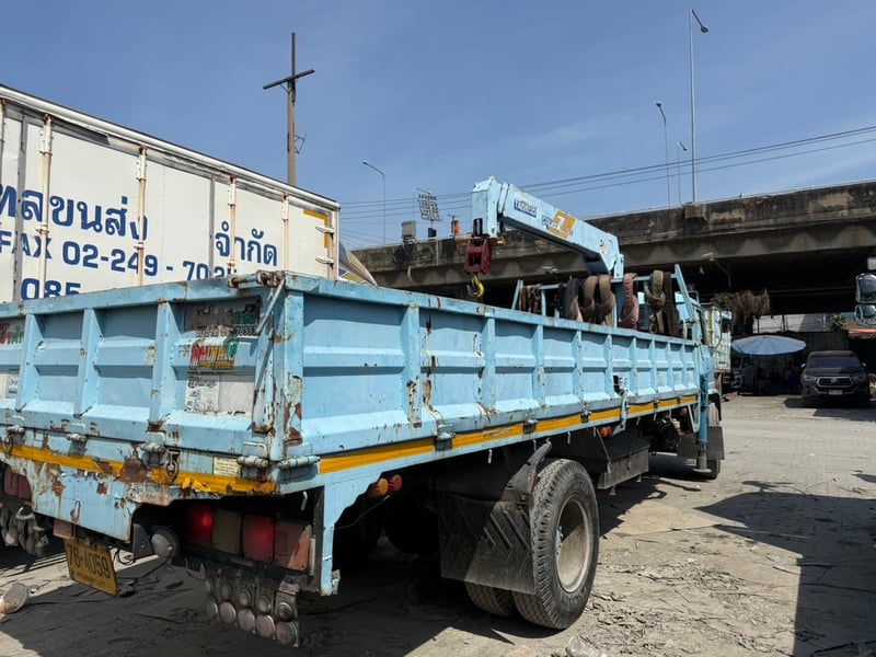 ขายหกล้อติดเครน3ปลอก2ชักทานาโน่ท้องv 5ตัน