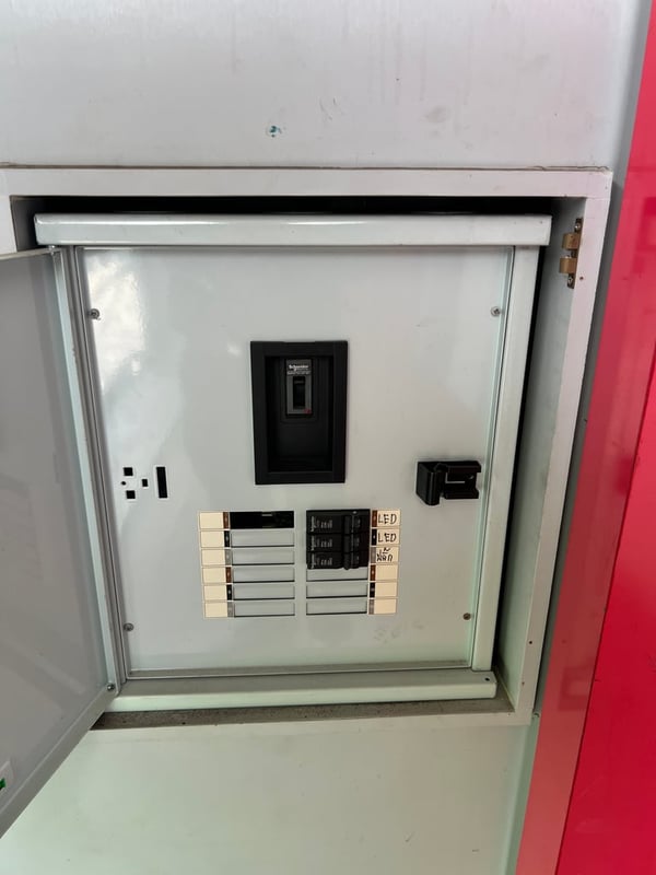 HINO XZU 150แรงม้า รถบรรทุก 6ล้อ ตู้แห้ง ปี2017 เลขไมล์ 30,080 กม. HINO XZU 150แรงม้า รถบรรทุก 6ล้อ ตู้แห้ง ปี2017 เลขไมล์ 30,080 กม.