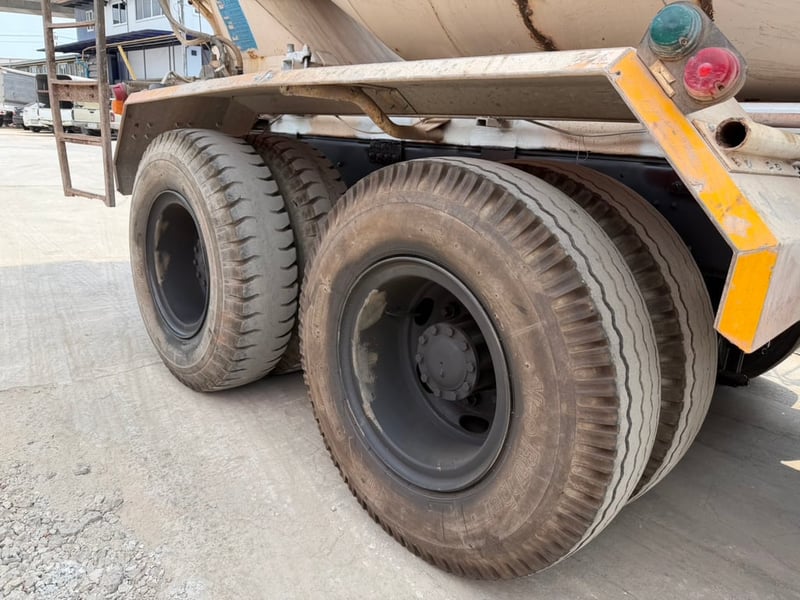 ขาย 10 ล้อหม้อปูนอีซูซุ 360 แรงปี59โม่7คิวโม่ยี่ห้อริแพ