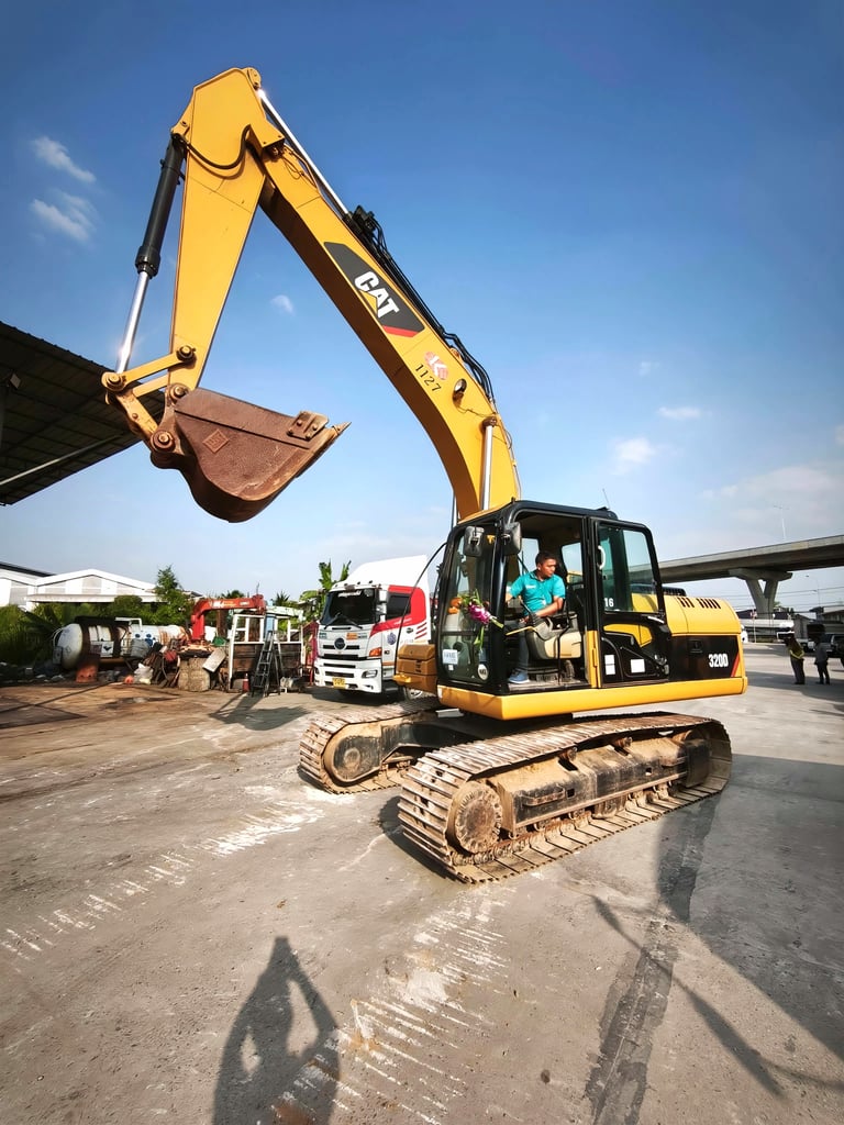 excavators 🚜 รถแบคโฮ CAT 320D-E (มีเล่มทะเบียน!) มีไลน์หัวเจาะ กล้องมองหลัง excavators 🚜 รถแบคโฮ CAT 320D-E (มีเล่มทะเบียน!) มีไลน์หัวเจาะ กล้องมองหลัง