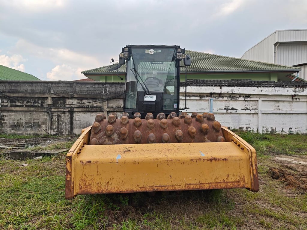 รถบดอัดล้อหนามชม.ทำงานน้อยมาก รถบดอัดล้อหนามชม.ทำงานน้อยมาก