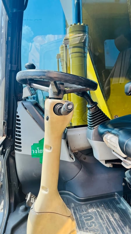 แมคโครล้อยางPW160-7EOพร้อมใช้เล่มทะเบียนแอร?เย็น