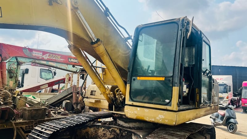 แมคโคร200-8n1โคมัสสึมีกล้องหลังสภาพเก่าเก็บ