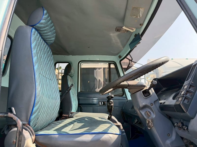 ISUZU FVZ 240แรงม้า รถบรรทุก 10ล้อ บรรทุกน้ำ ปี1995 เลขไมล์ 430,000 กม.