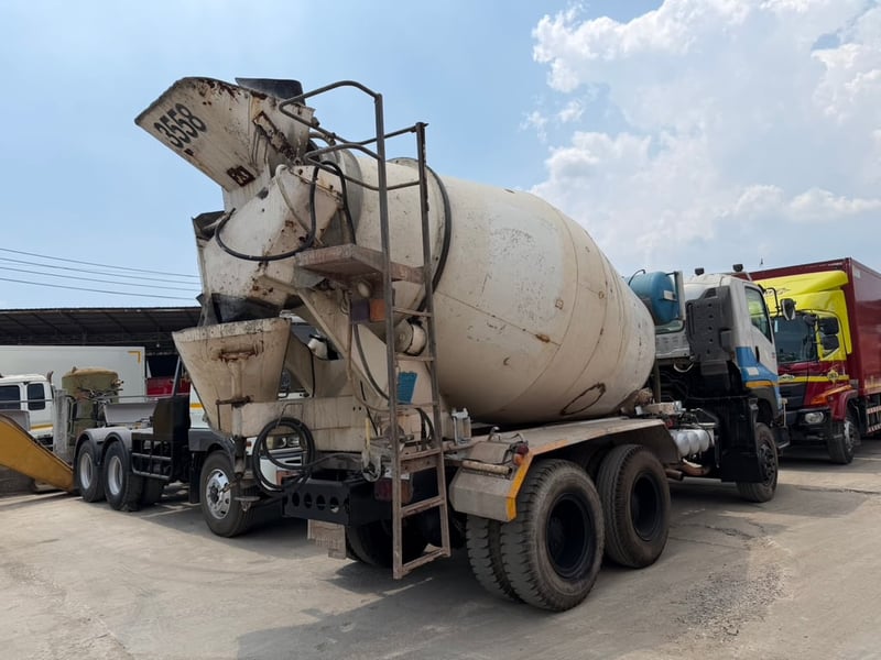 ขาย 10 ล้อหม้อปูนอีซูซุ 360 แรงปี59โม่7คิวโม่ยี่ห้อริแพ