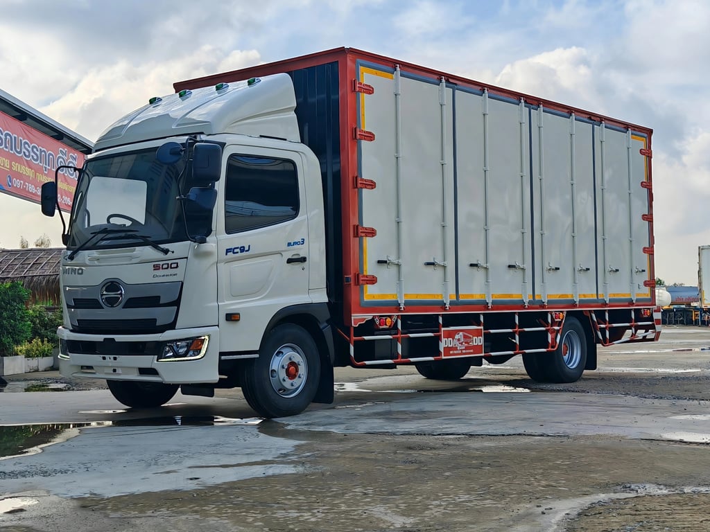 6 ล้อตู้แห้ง HINO FC9J DOMINATOR210 ปี65 6 ล้อตู้แห้ง HINO FC9J DOMINATOR210 ปี65