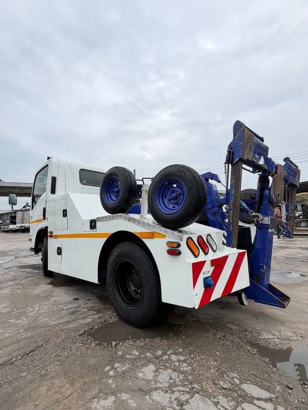 🚨 รถยก 6 ล้อ ISUZU NMR 130 แรง ปี 64 (สภาพใหม่) 🚨 รถยก 6 ล้อ ISUZU NMR 130 แรง ปี 64 (สภาพใหม่)