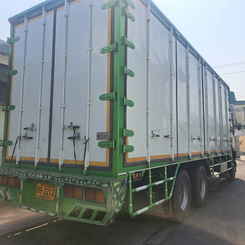 10 ล้อตู้ 10 บานอีซูซุ 240 ปีหกหนึ่งสภาพพร้อมใช้งานรถตู้10บาน 10 ล้อตู้ 10 บานอีซูซุ 240 ปีหกหนึ่งสภาพพร้อมใช้งานรถตู้10บาน